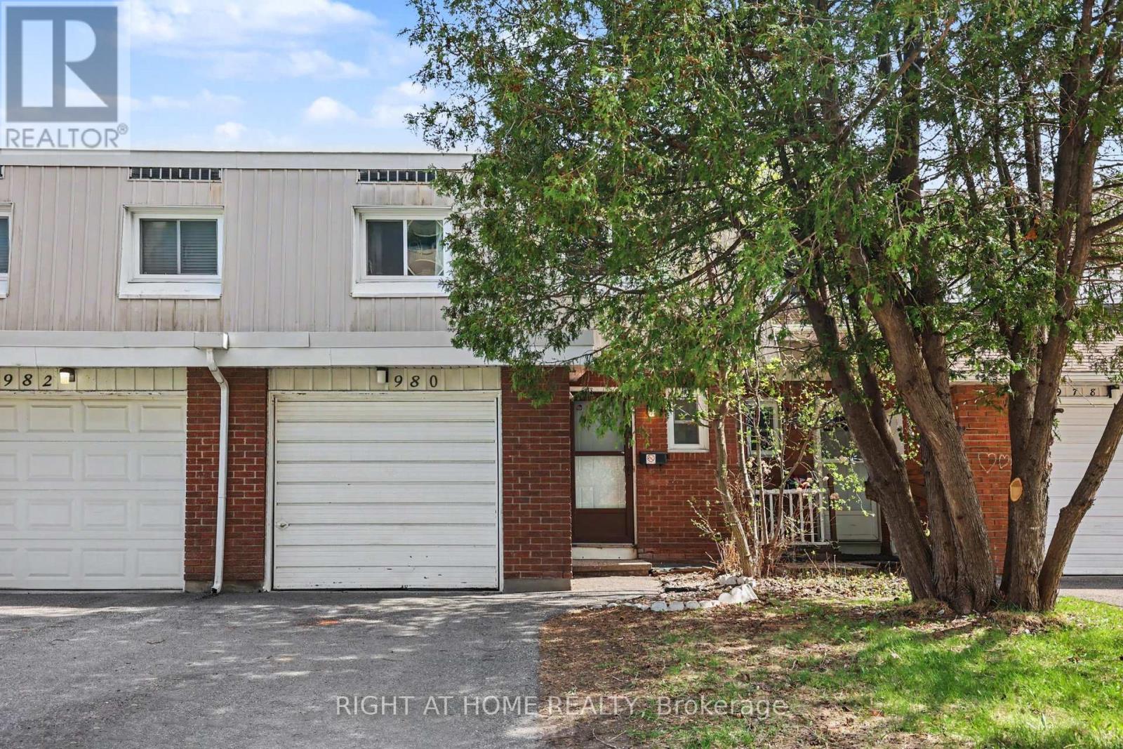 207 - 980 GULF PLACE