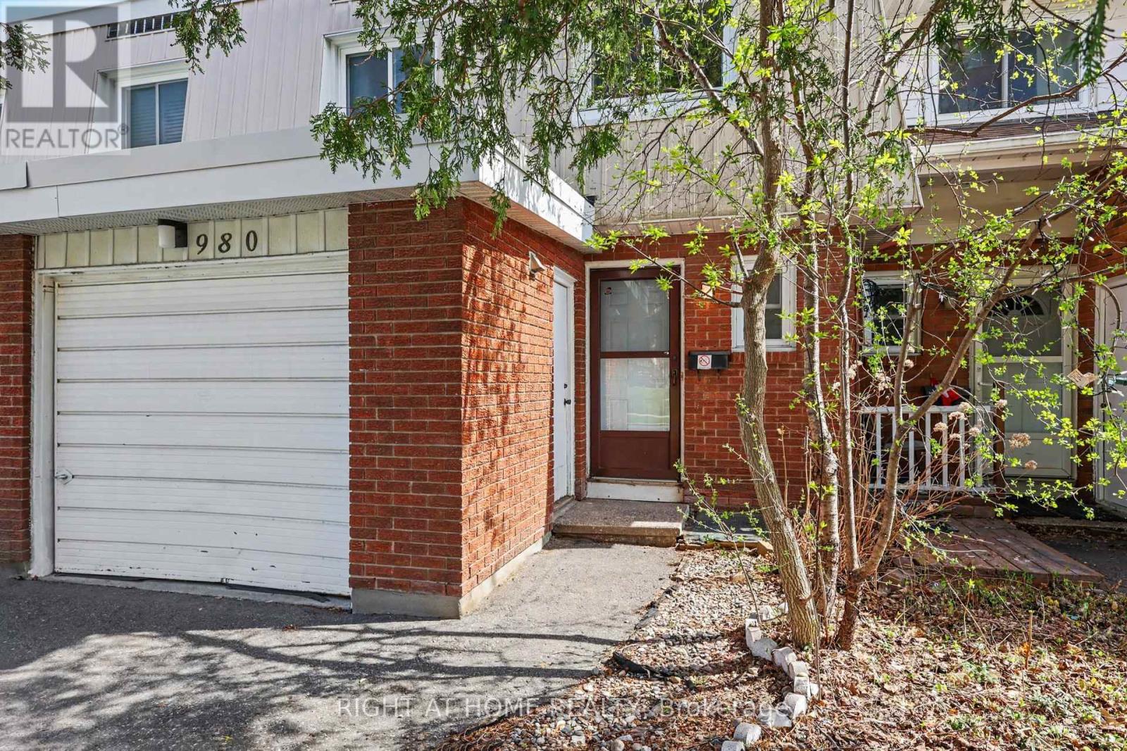 207 - 980 GULF PLACE
