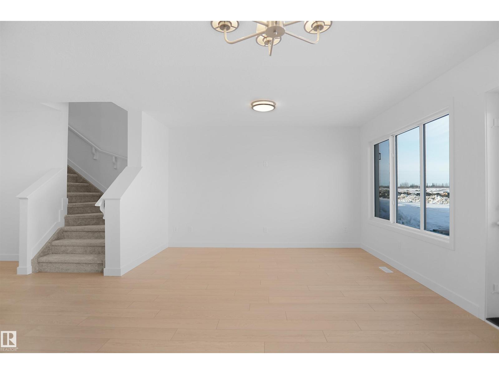 2092 194 ST NW