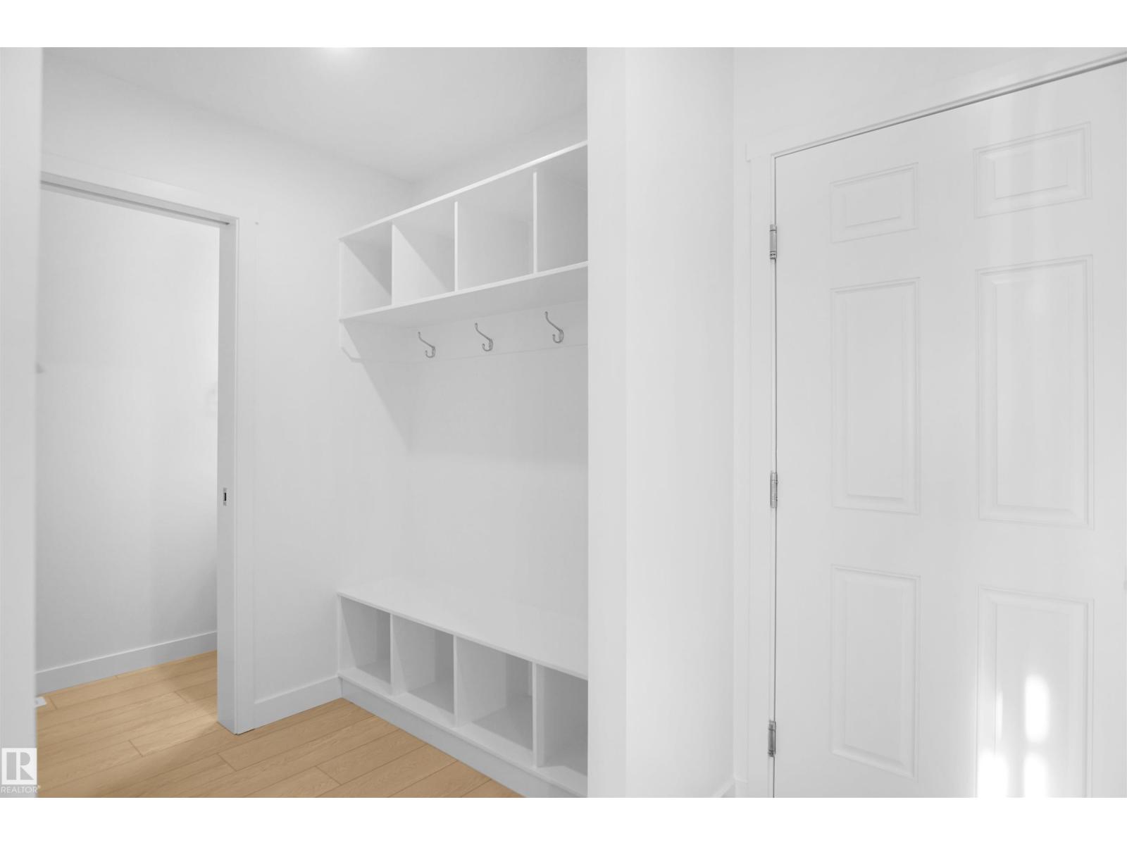 2092 194 ST NW