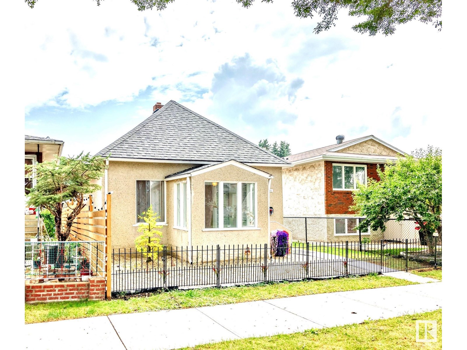 11331 92 ST NW