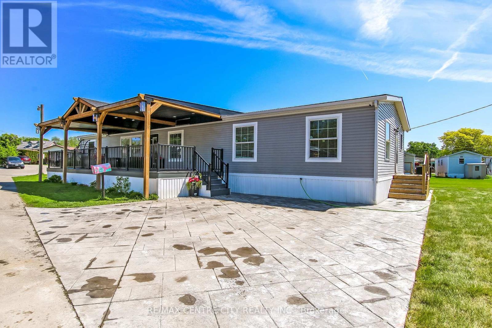 201 - 198 SPRINGBANK DRIVE