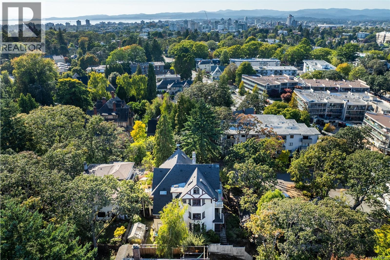 1043/1045 Belmont Ave