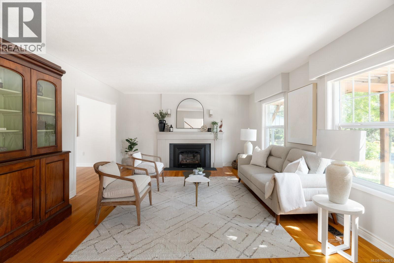 900 Richmond Ave