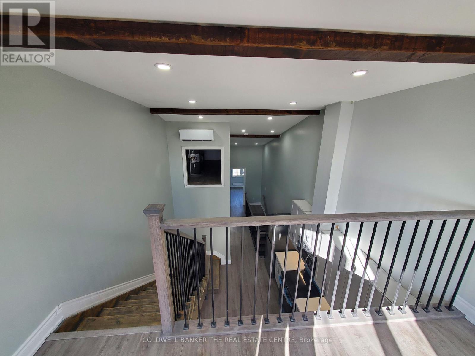 4 - 18 KING STREET E