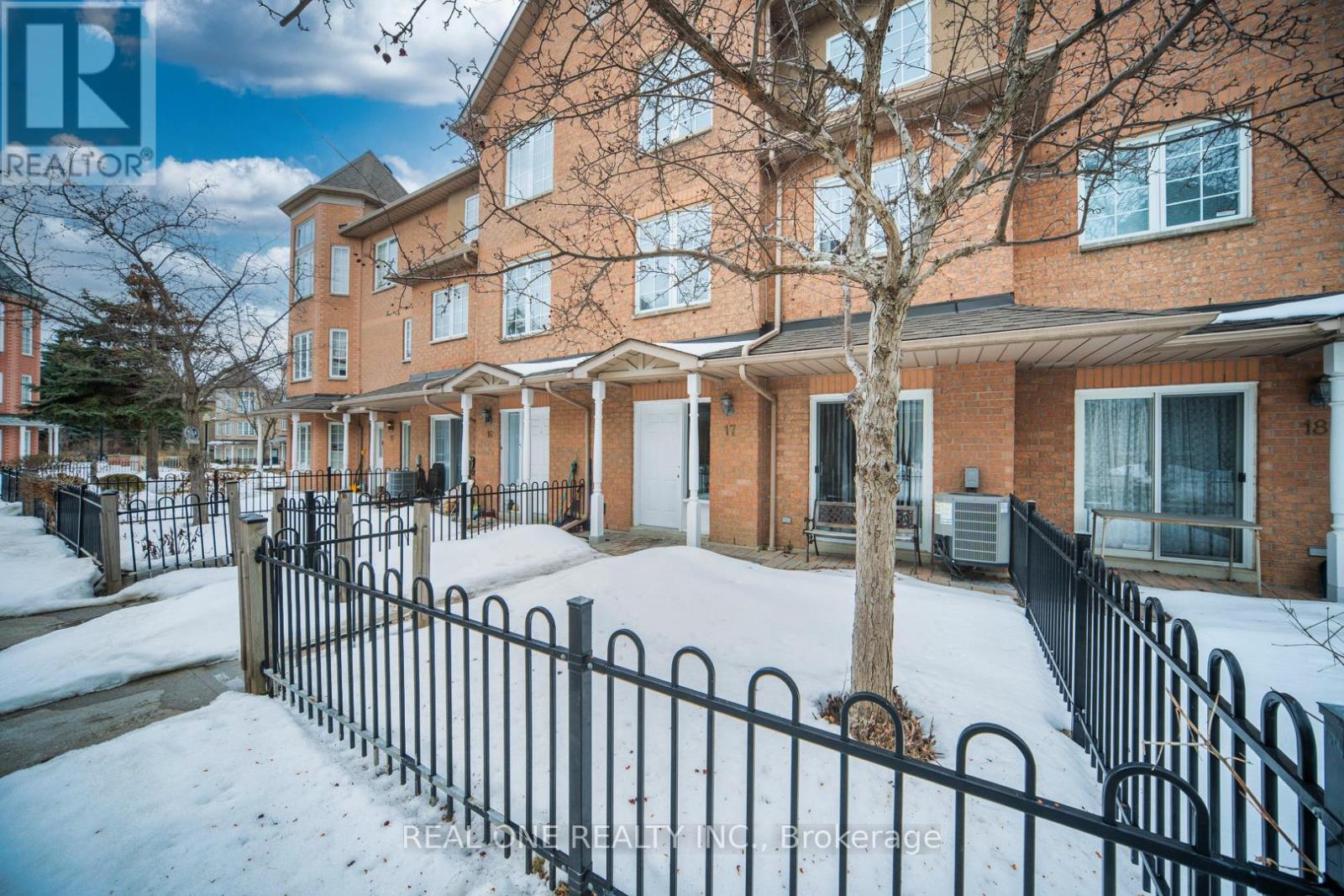 17 - 12 ST MORITZ WAY