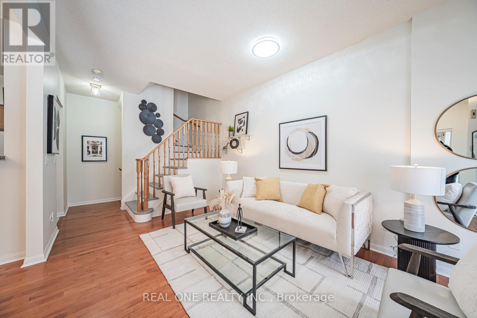 17 - 12 ST MORITZ WAY