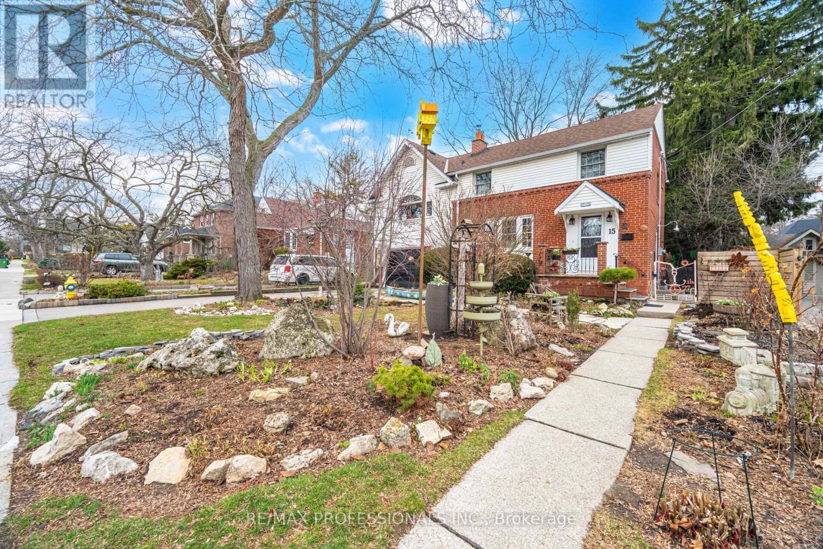 15 TWENTY-SEVENTH STREET