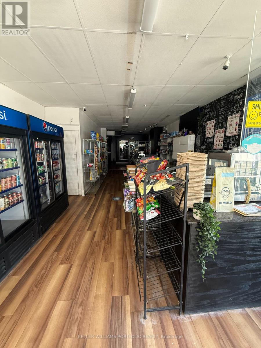 MAIN FLR - 1572 QUEEN STREET E