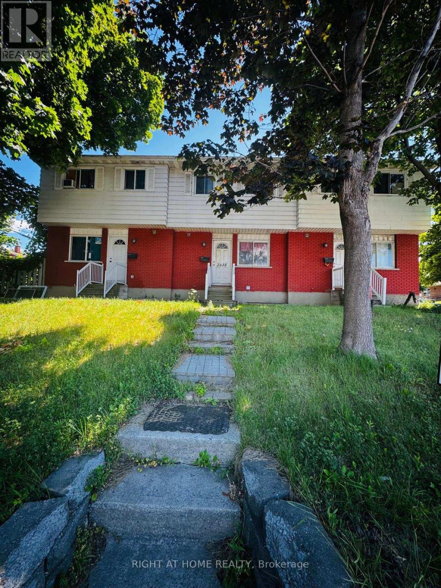2636,2638,2640 CARLING AVENUE W