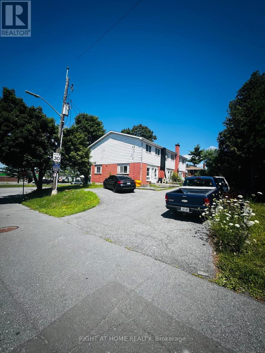 2636,2638,2640 CARLING AVENUE W