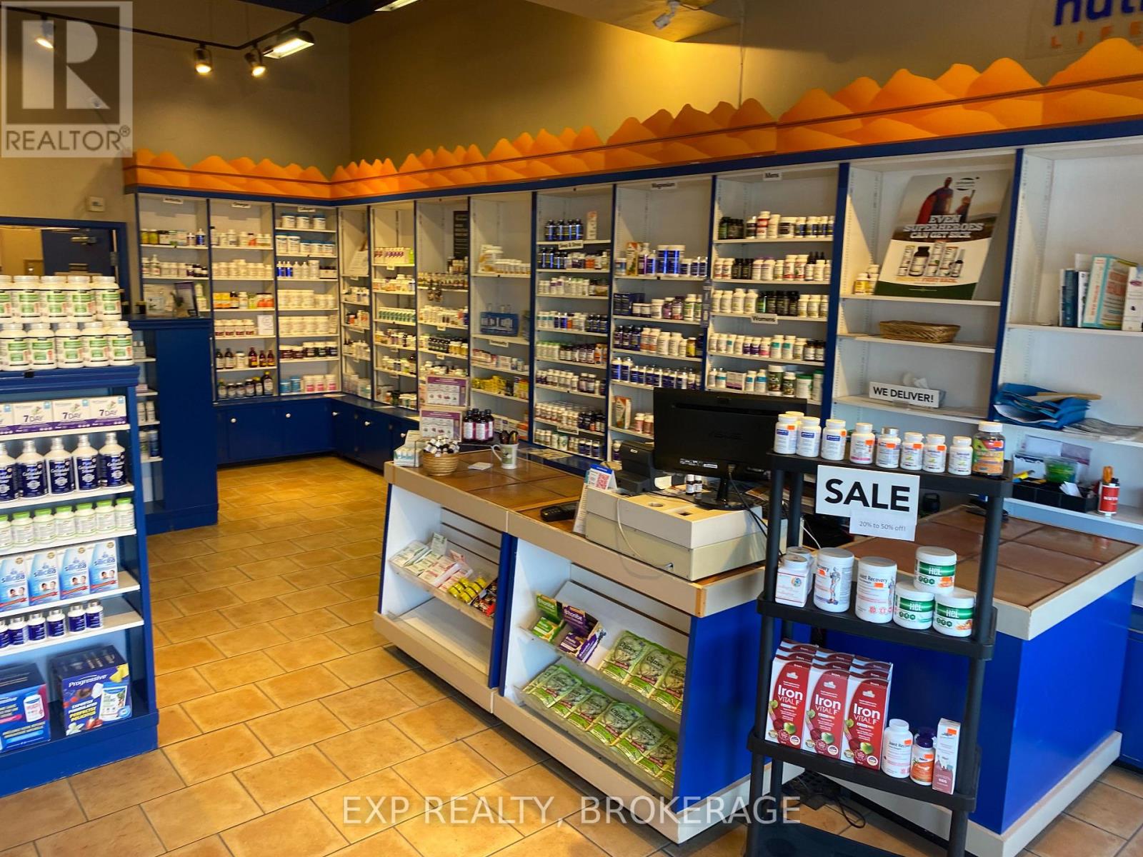 3 - 1046 PRINCESS STREET