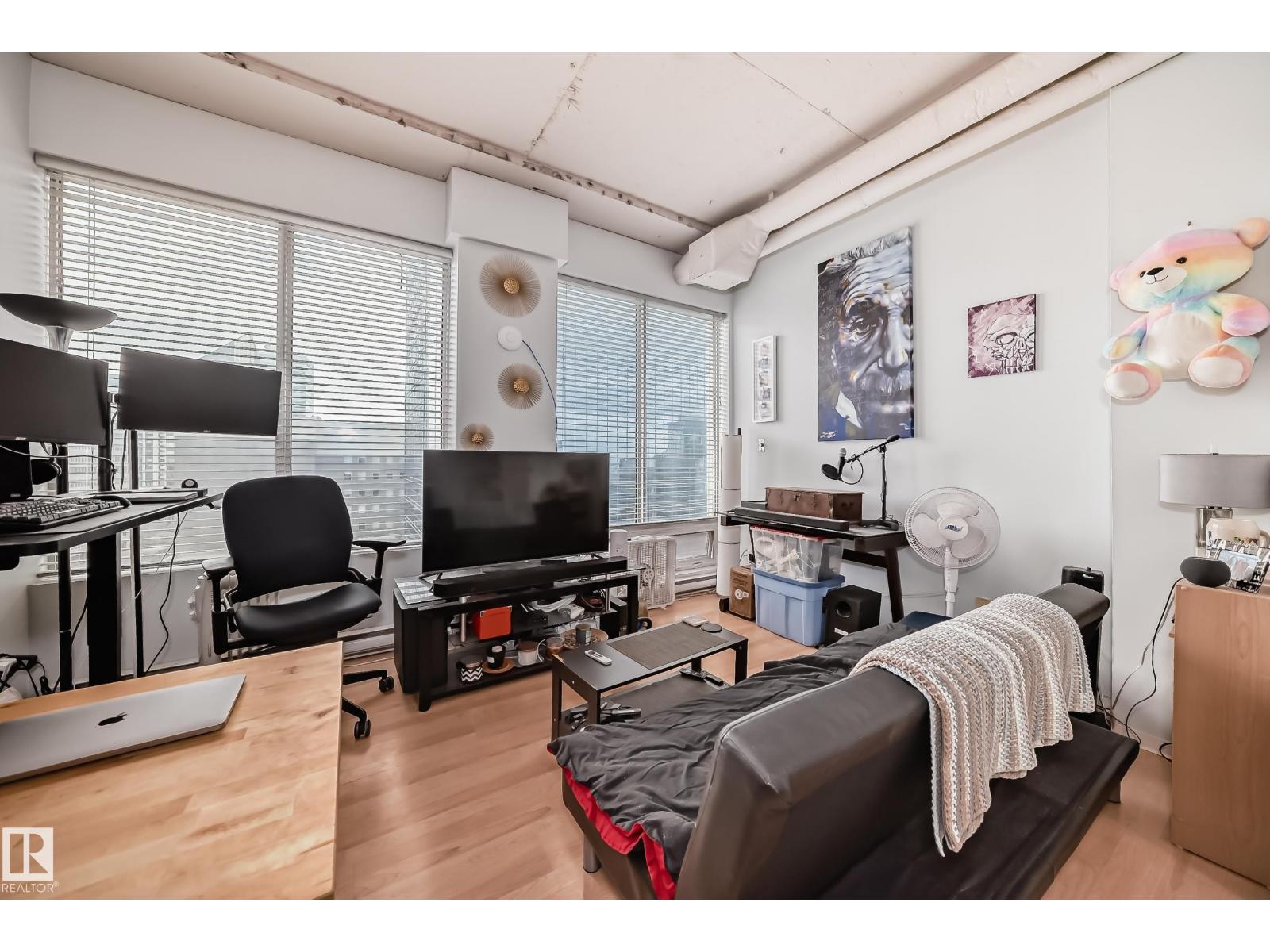 #1207 10024 JASPER AV NW