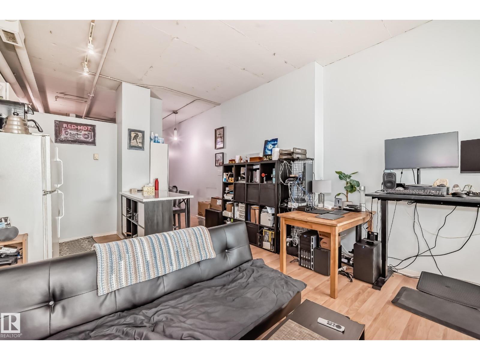 #1207 10024 JASPER AV NW