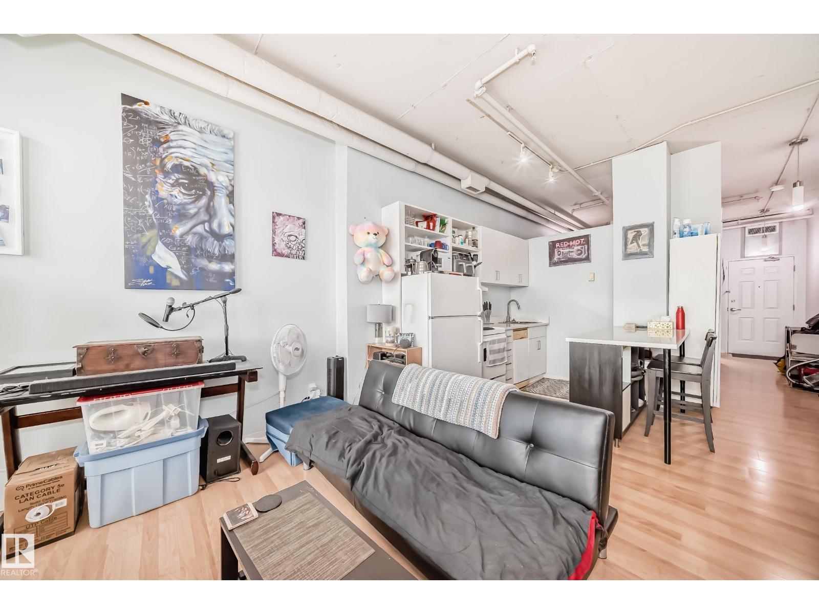 #1207 10024 JASPER AV NW