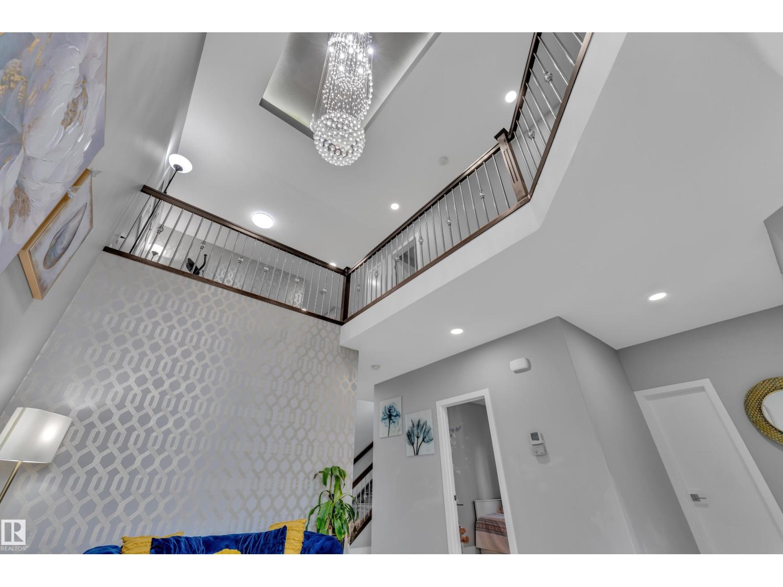2419 15 AV NW