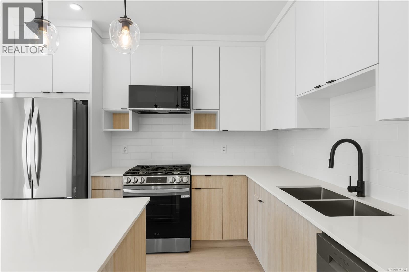 617 2629 Millstream Rd