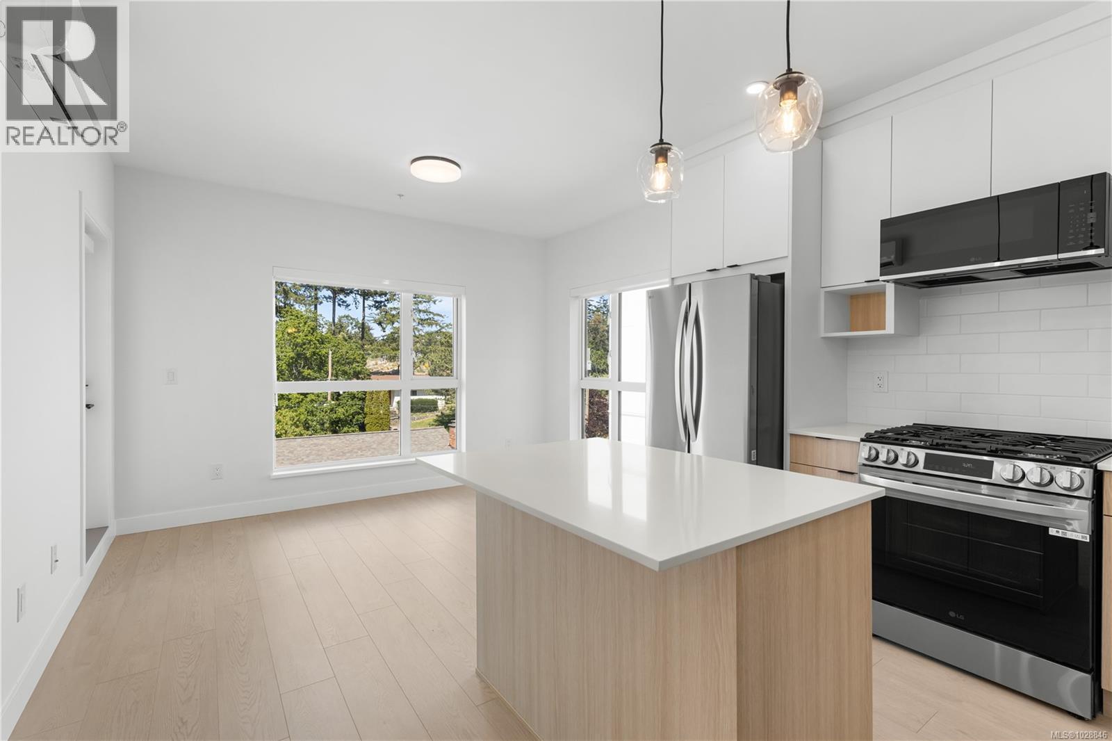 617 2629 Millstream Rd