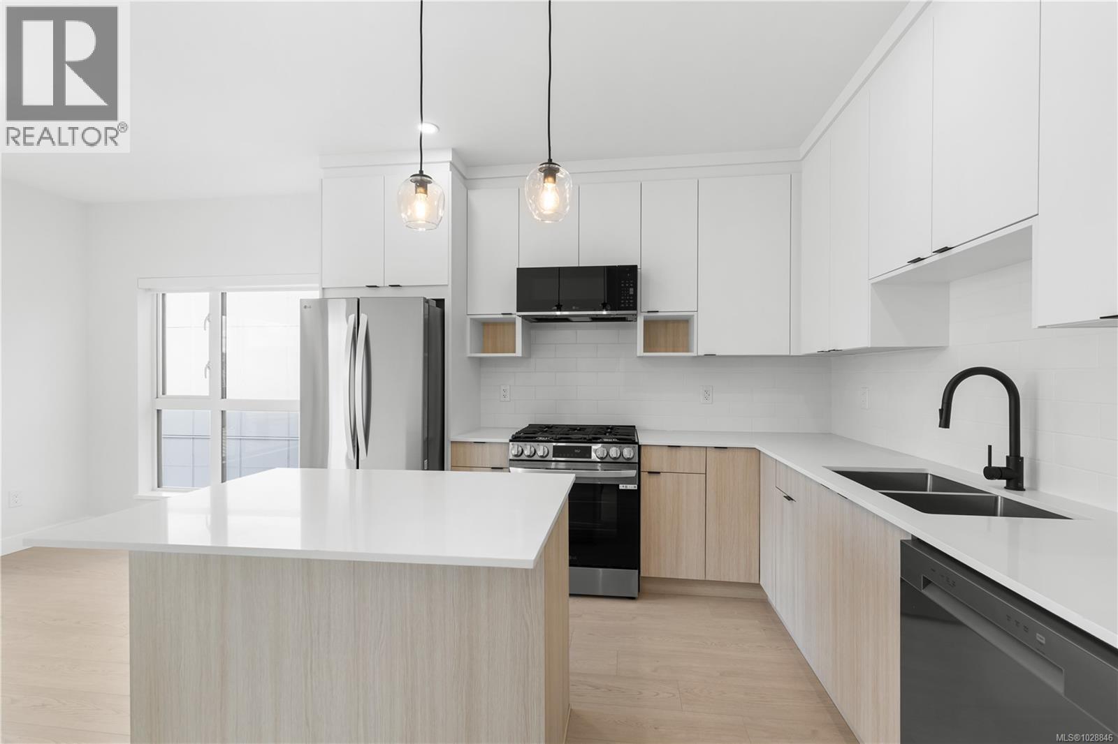 617 2629 Millstream Rd