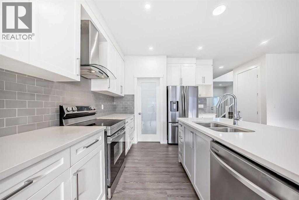 772 Edgefield Crescent