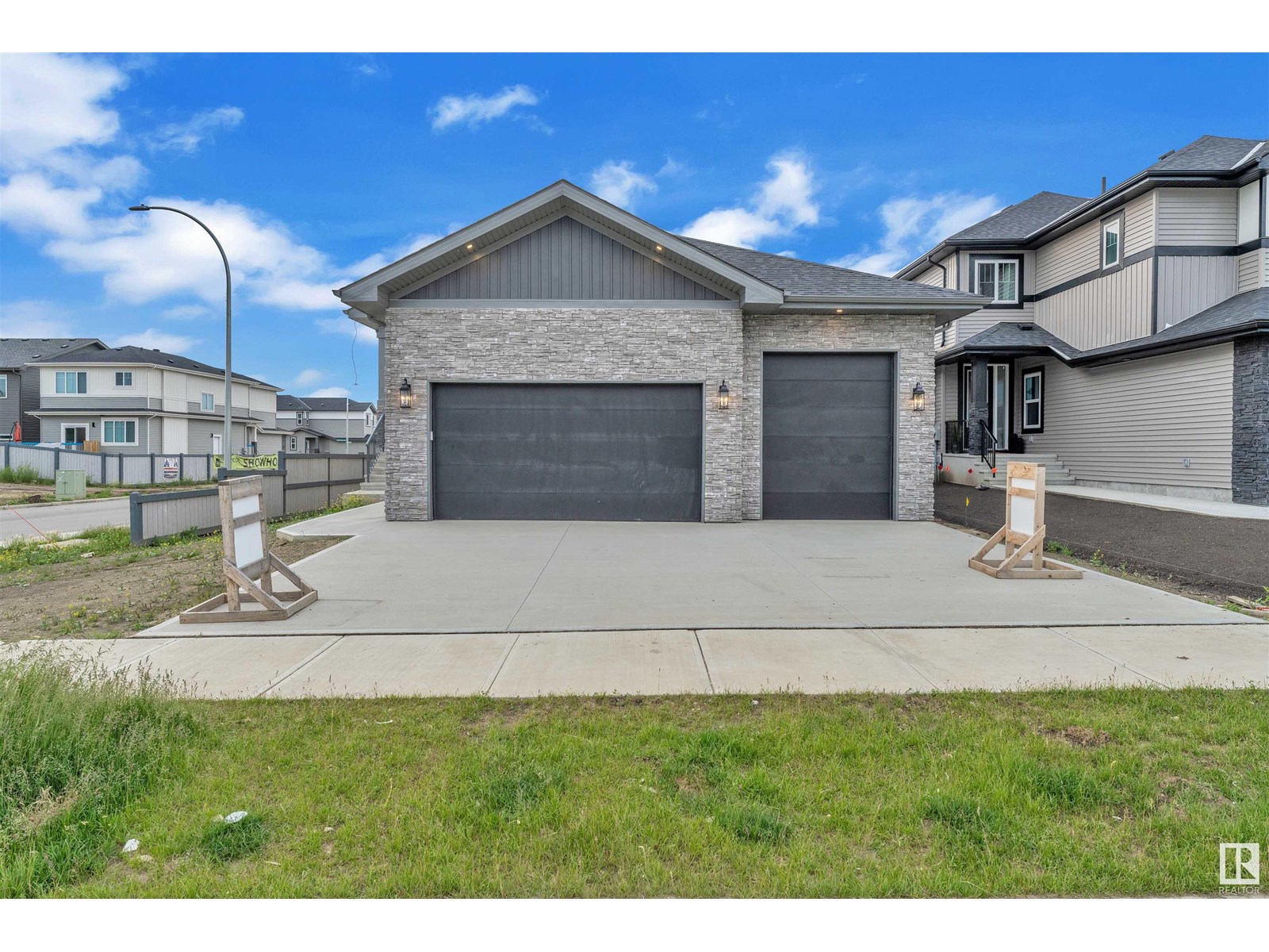 30 AVONLEA WY