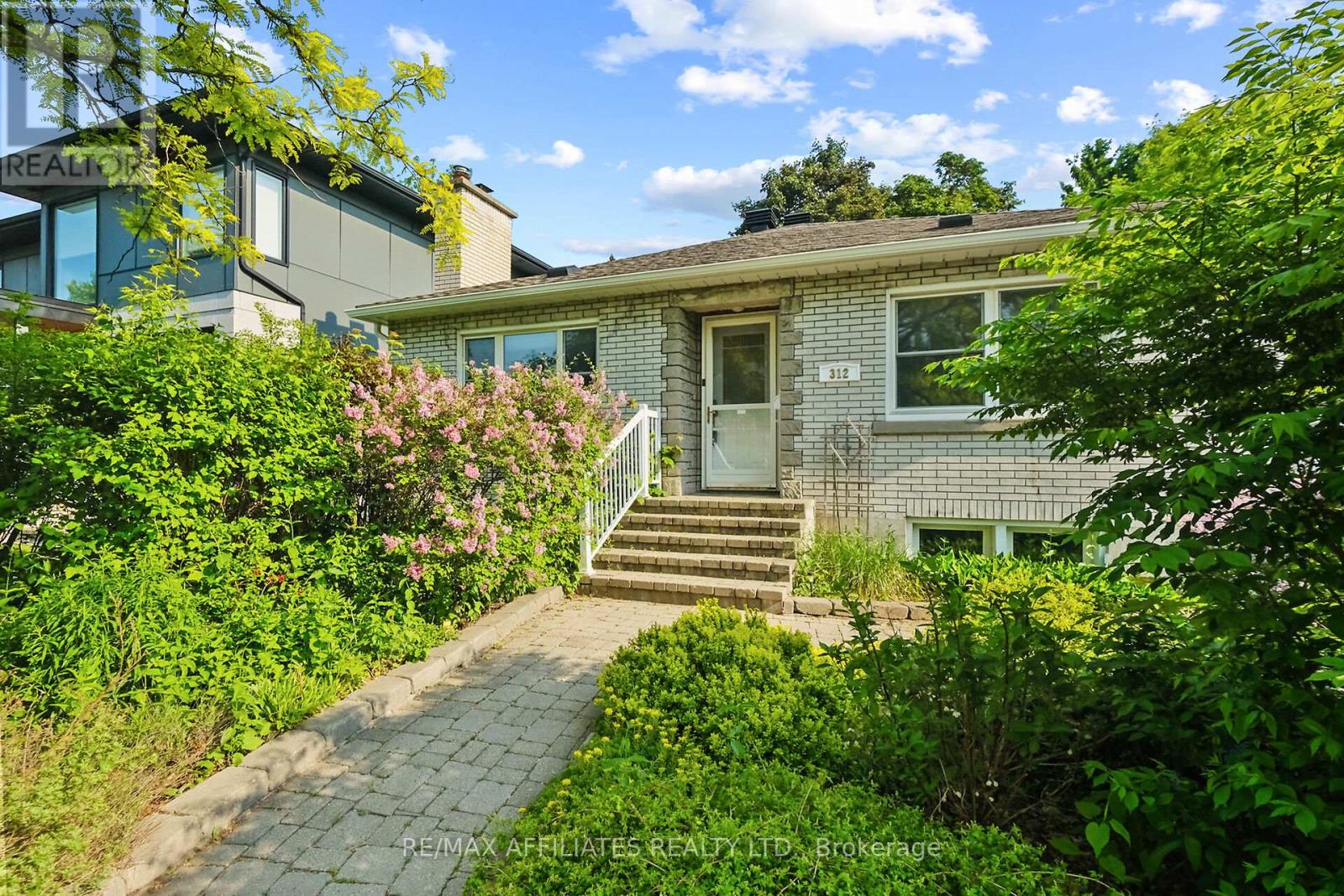 312 MOUNTBATTEN AVENUE