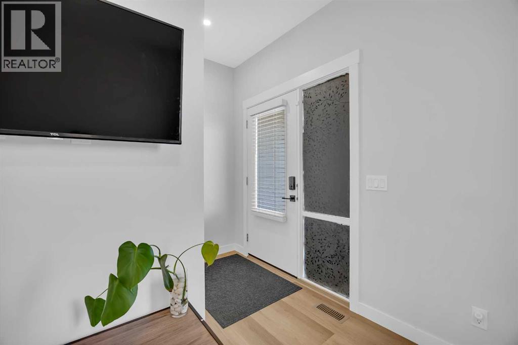 32 Silverton Glen Green SW