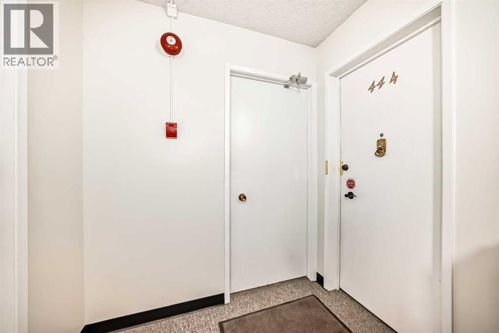 444, 1305 Glenmore Trail