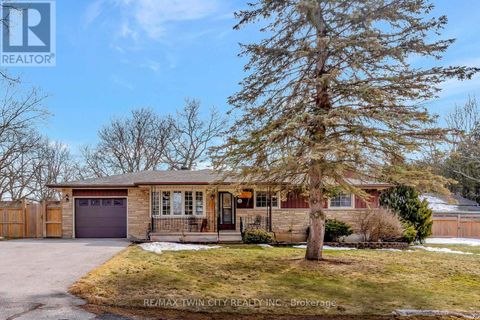 22 VICTORIA STREET North Dumfries ON N0B1L0