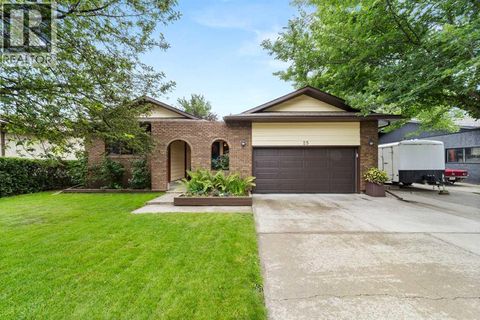 25 Westheights Drive Didsbury AB T0M0W0