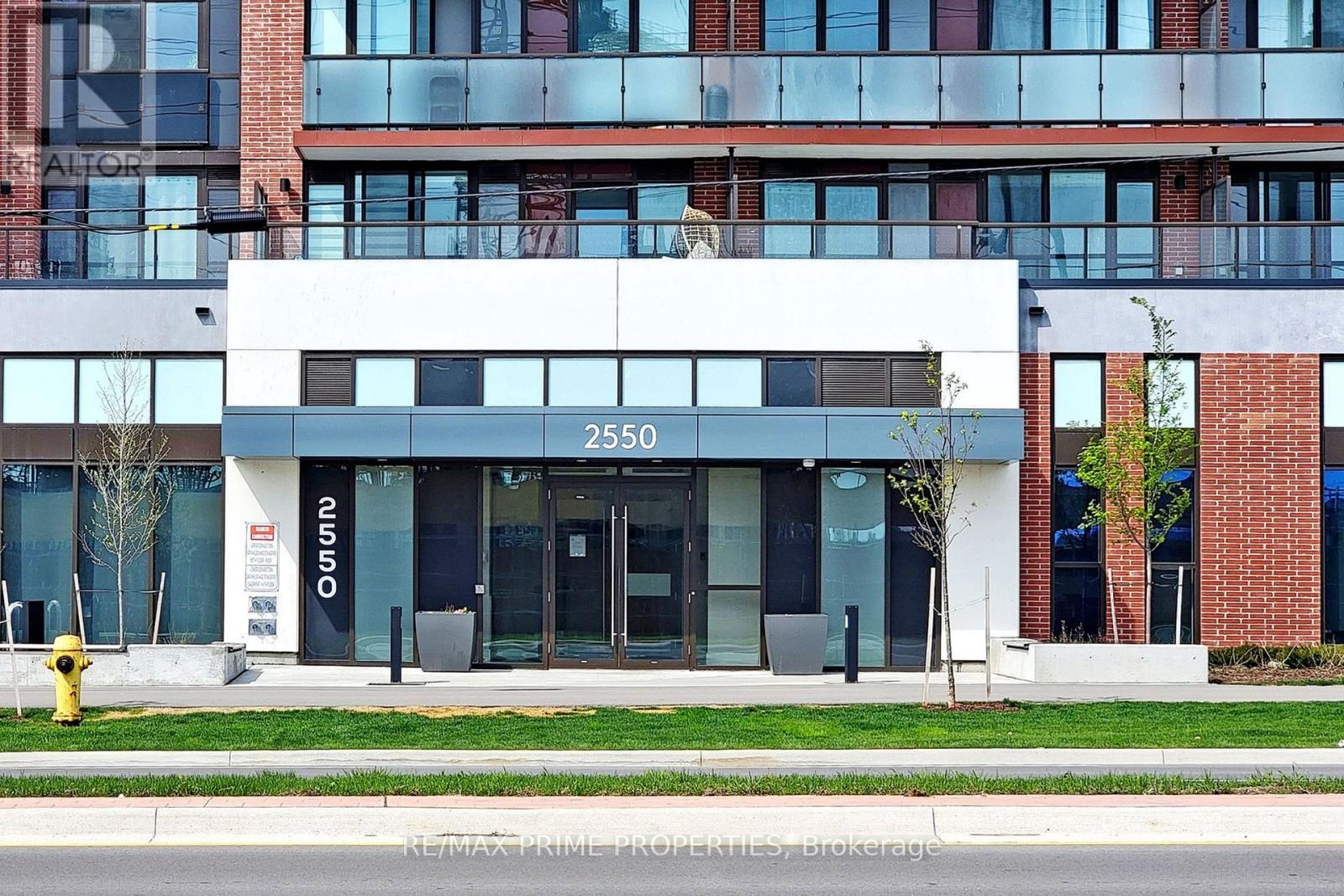 2206 - 2550 SIMCOE STREET N