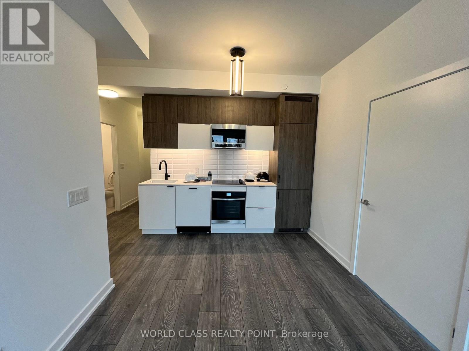 212 - 8888 YONGE STREET