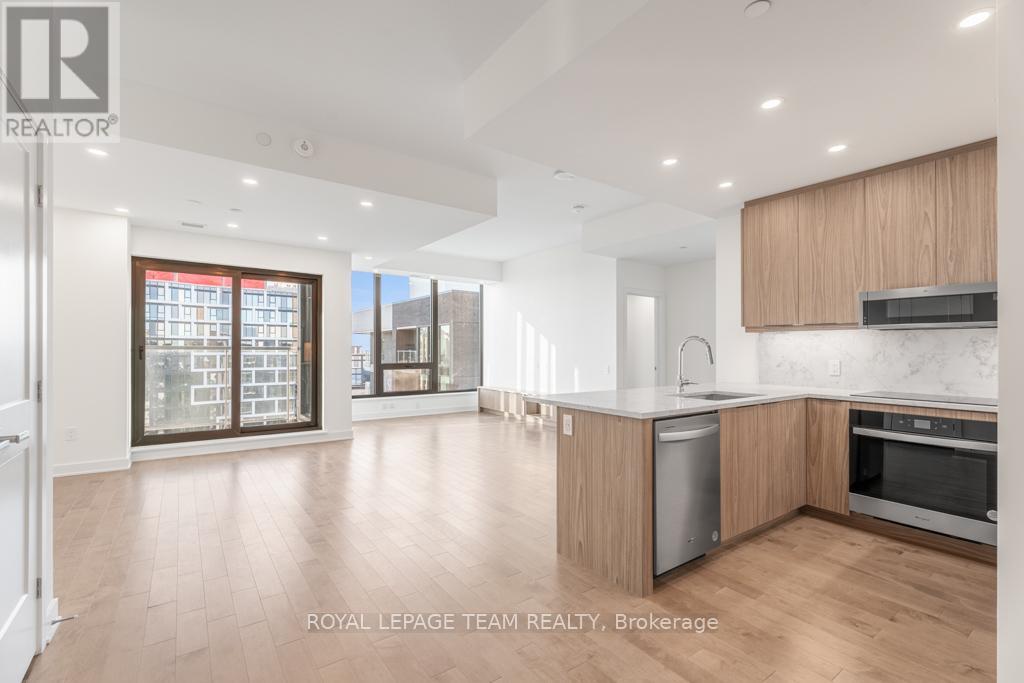 2705 - 340 QUEEN STREET