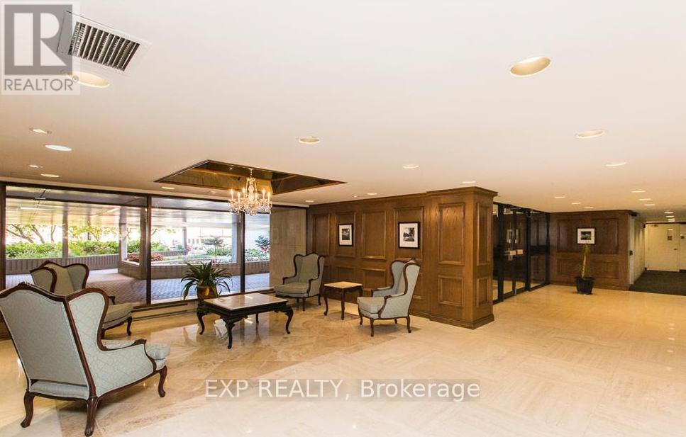 1105 - 530 LAURIER AVENUE W