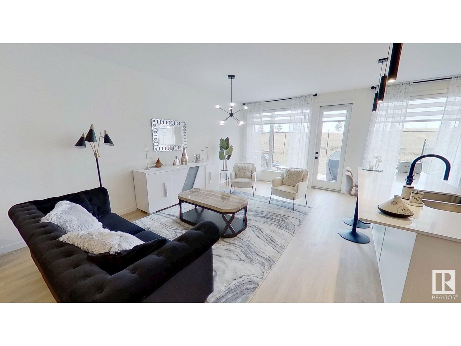 3939 5 AV SW