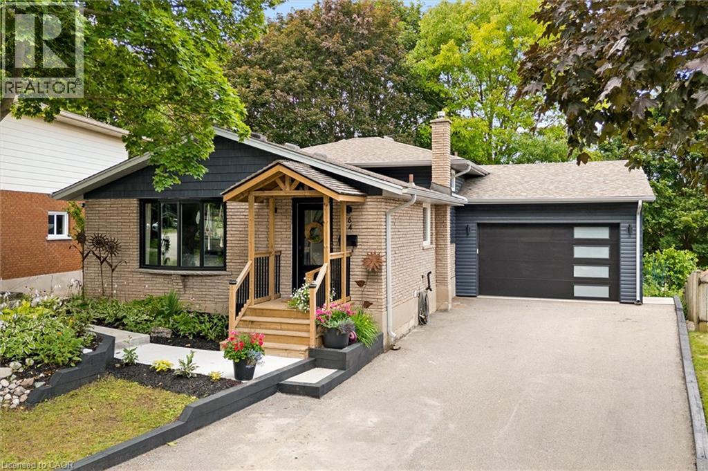 64 WESTBURY Crescent