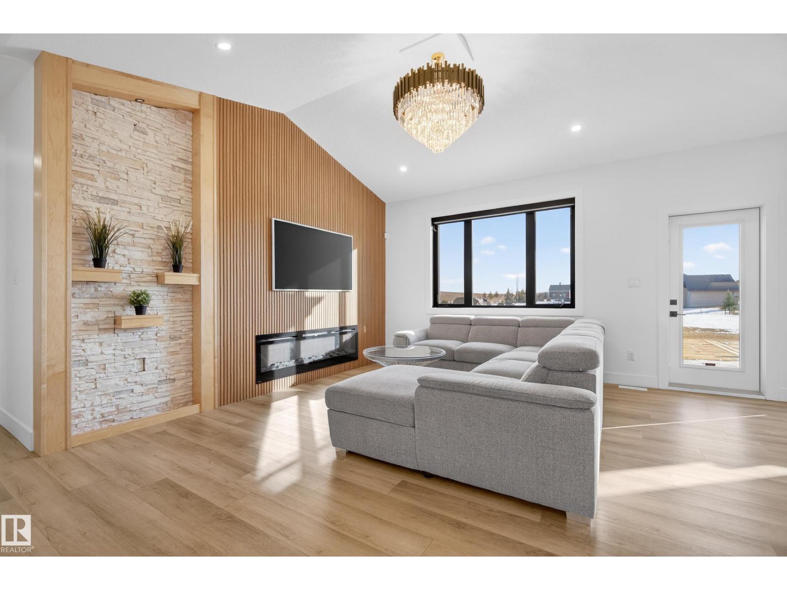 #52 25527 TWP ROAD 511 A