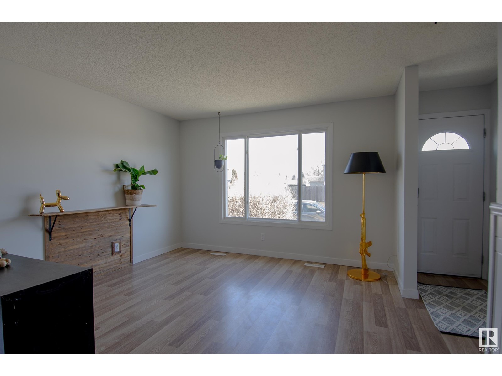 15806 84 ST NW