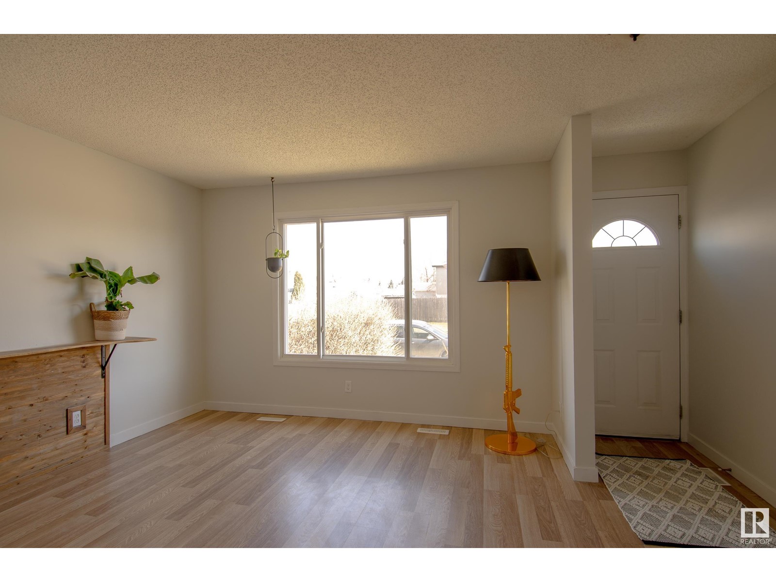 15806 84 ST NW