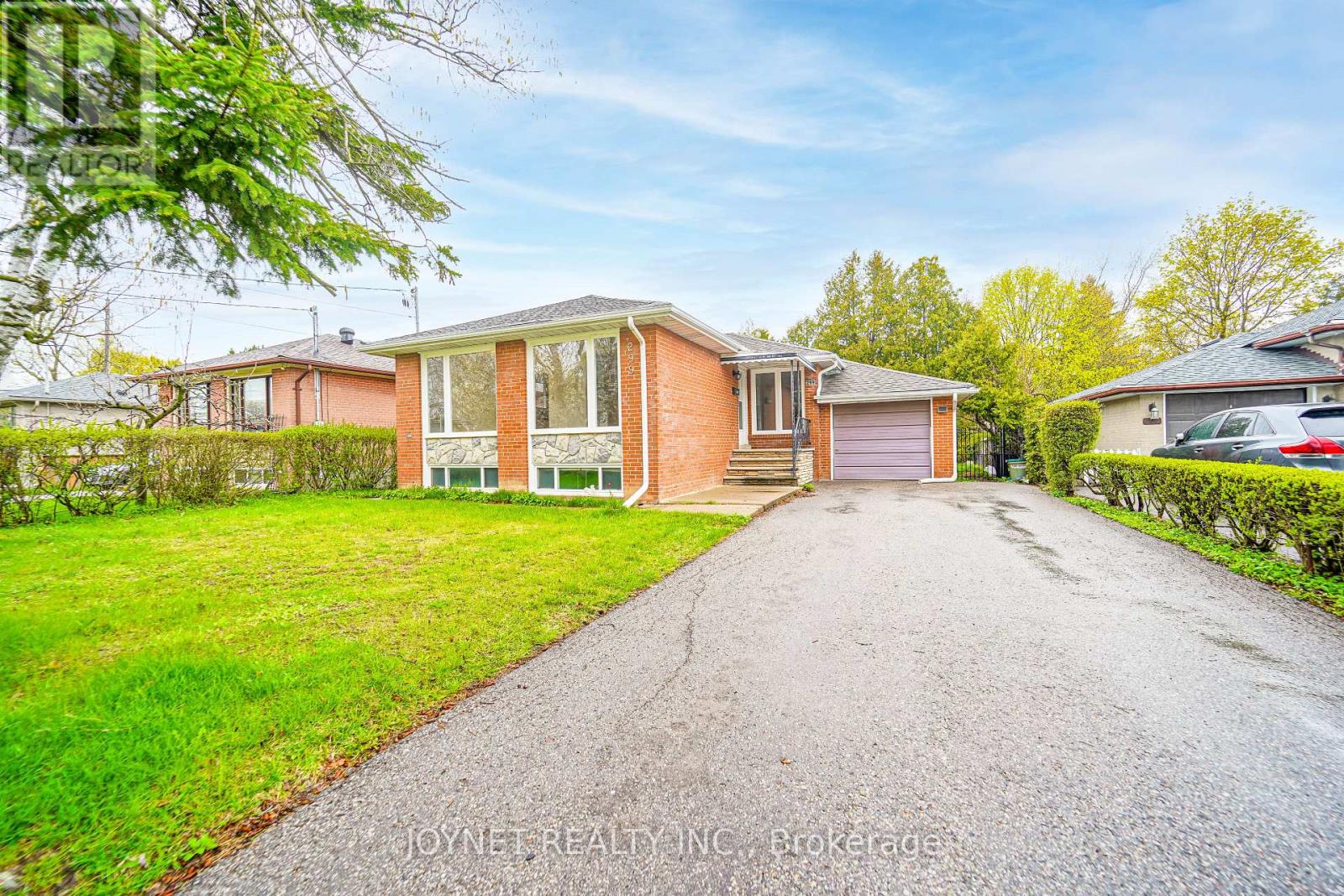 Photo 1 of 40 — 299 PALMER AVENUE, Richmond Hill (Harding), ON L4C1P4