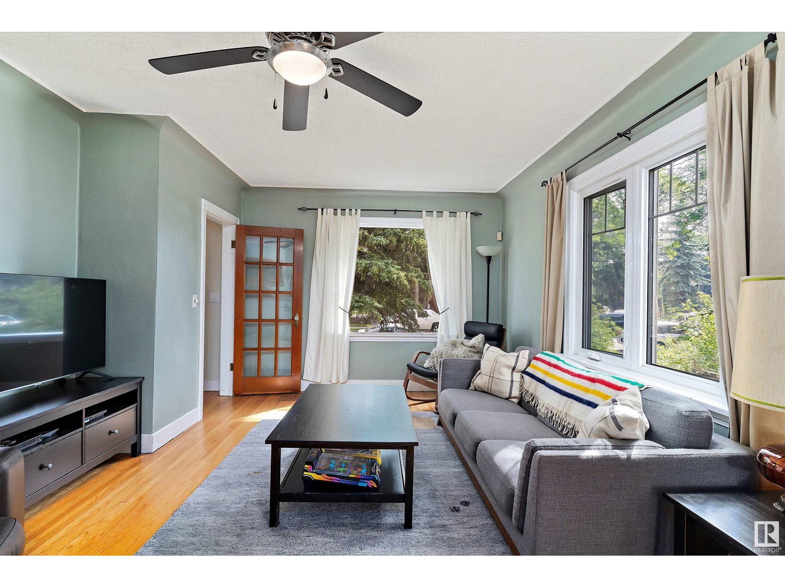 11042 76 ST NW