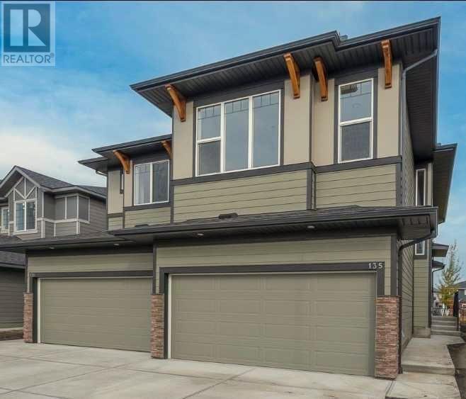 135 Legacy Glen Parade SE