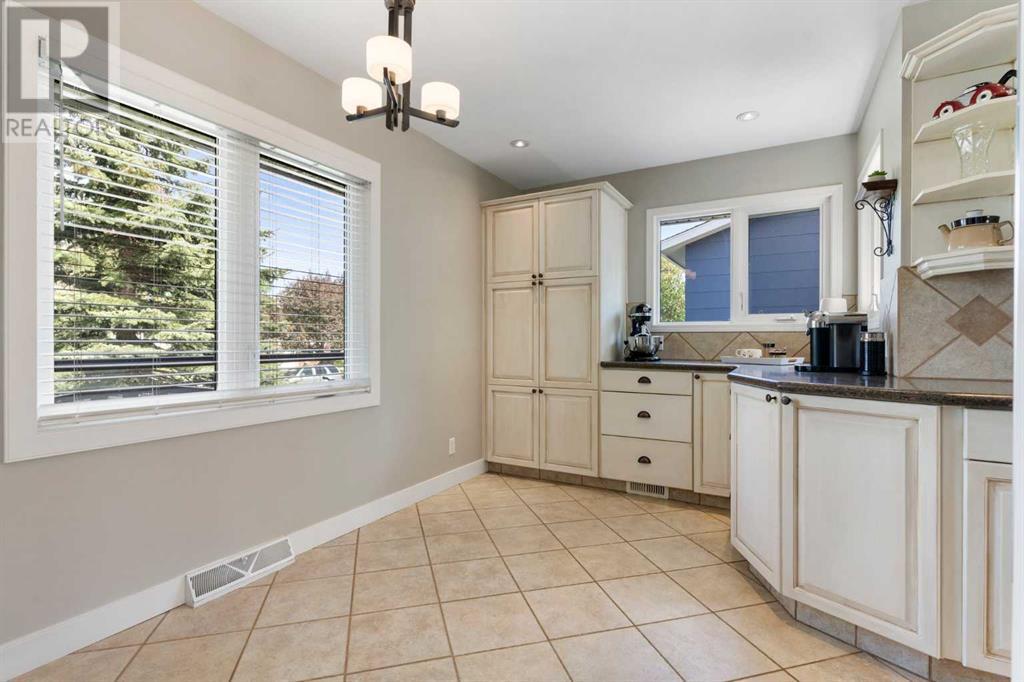 2227 Halifax Crescent NW