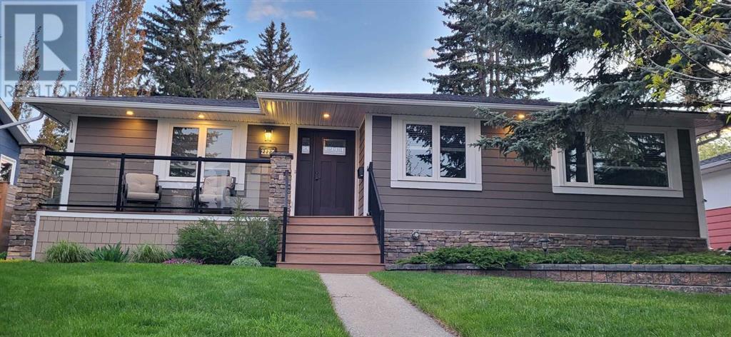 2227 Halifax Crescent NW