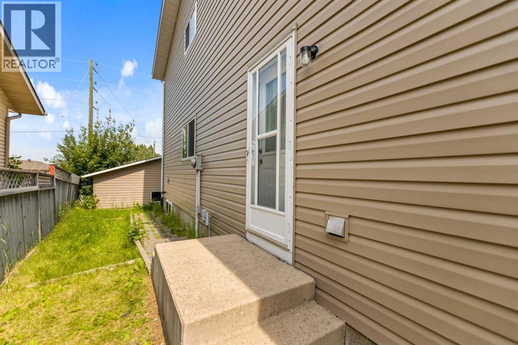 226 Sandstone Drive NW