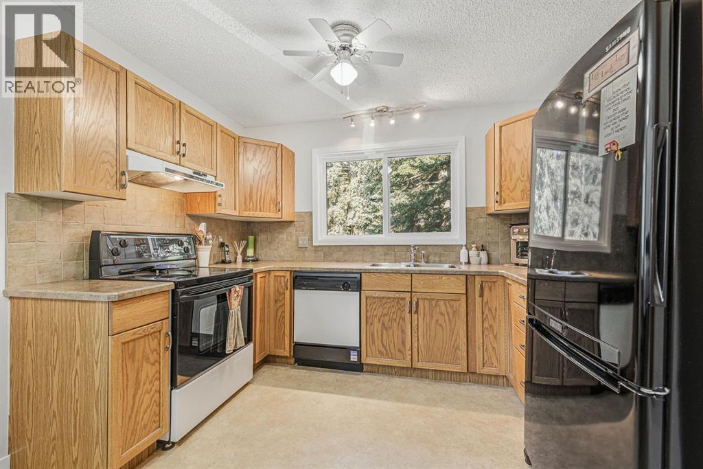 830, 3130 66 Avenue SW