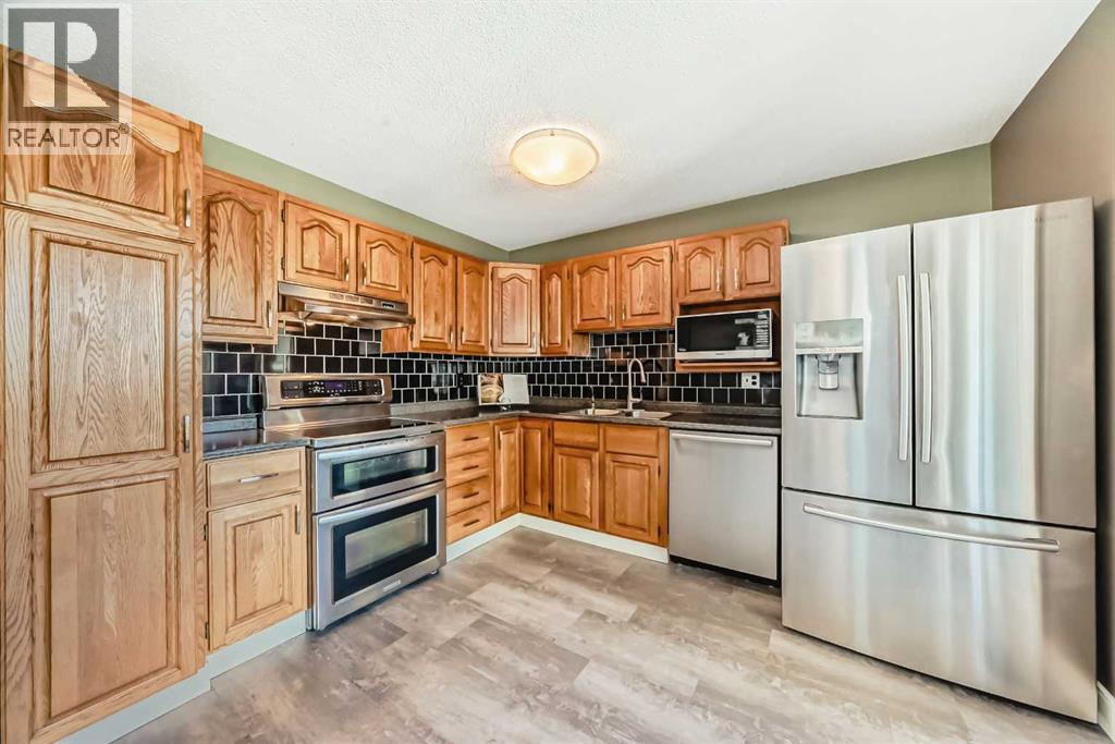 124 Oakcliffe Place SW