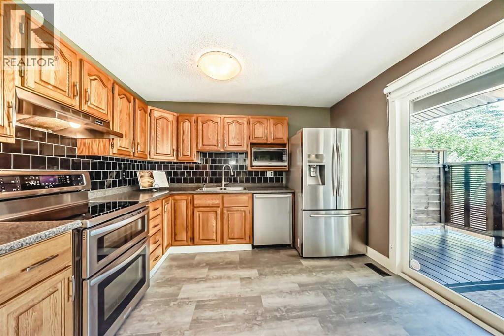 124 Oakcliffe Place SW