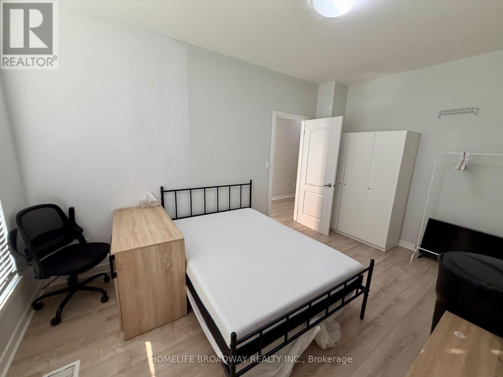 T106 - 62 BALSAM STREET