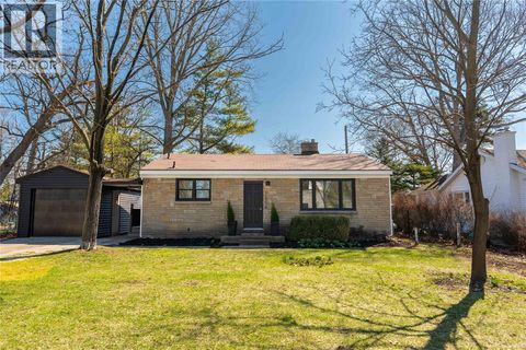 1554 MALLAH DRIVE Sarnia ON N7V3R5